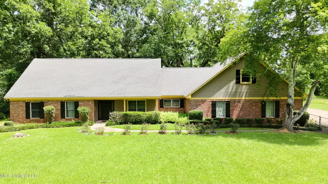 1920 W County Line Road, Ridgeland, MS 39157