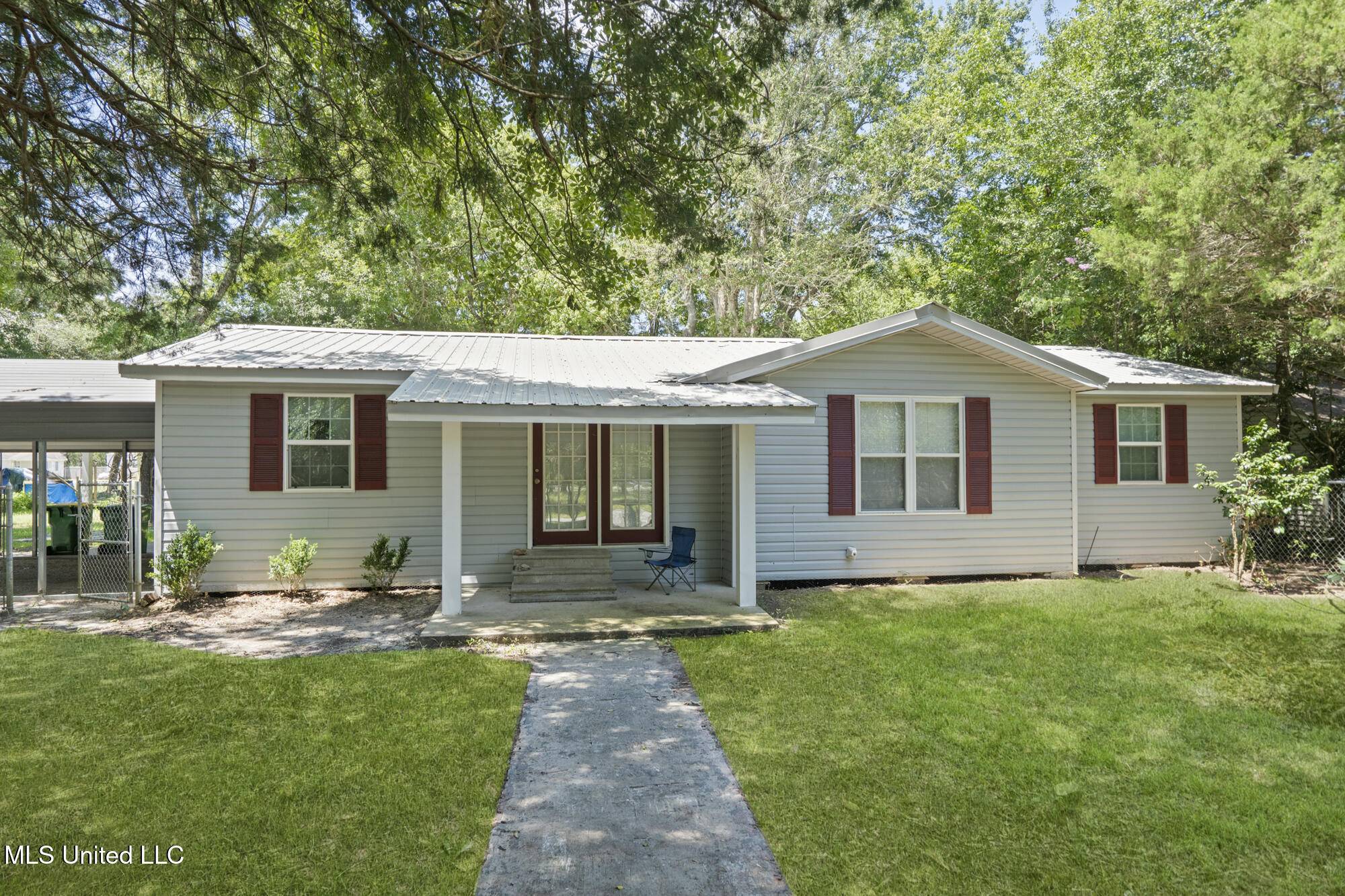 529 Pear Street, Ocean Springs, MS 39564