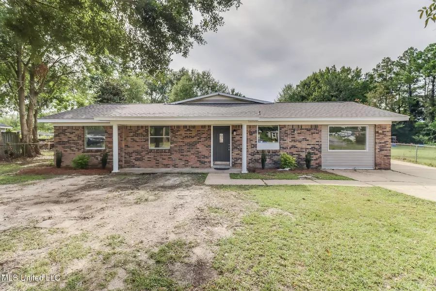 15604 Anderson Drive, Biloxi, MS 39532