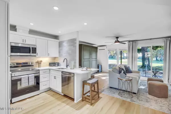 Diamondhead, MS 39525,118 Molokai #D