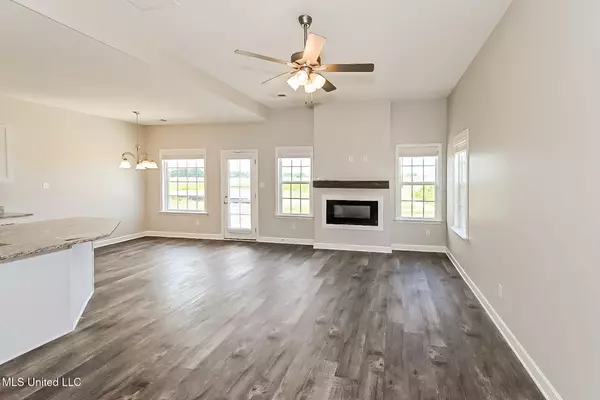 Walls, MS 38680,9273 S Lakeside Circle