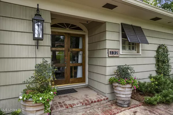 Jackson, MS 39216,132 Glenway Drive