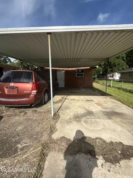4428 Pine Street, Moss Point, MS 39563