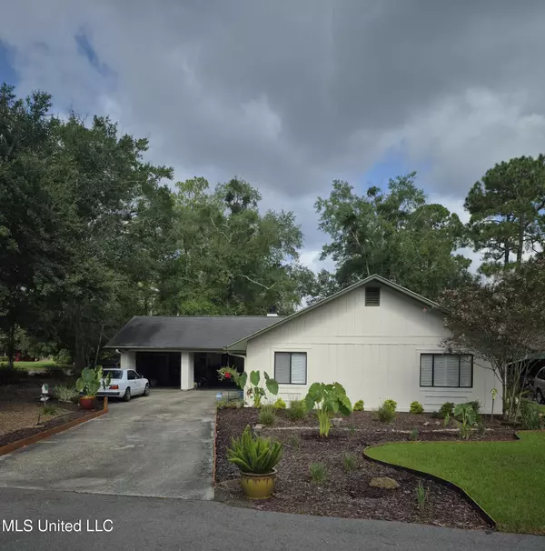 1 Wilderness, Diamondhead, MS 39525