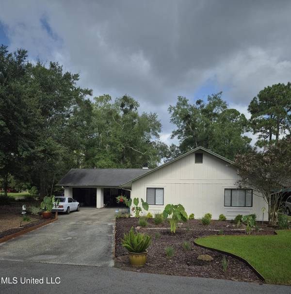 1 Wilderness, Diamondhead, MS 39525