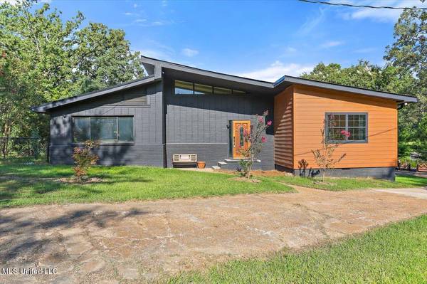 108 Kimwood Place, Florence, MS 39073