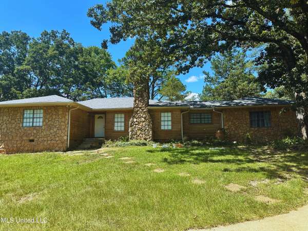 108 Wynndale Lake Road, Terry, MS 39170