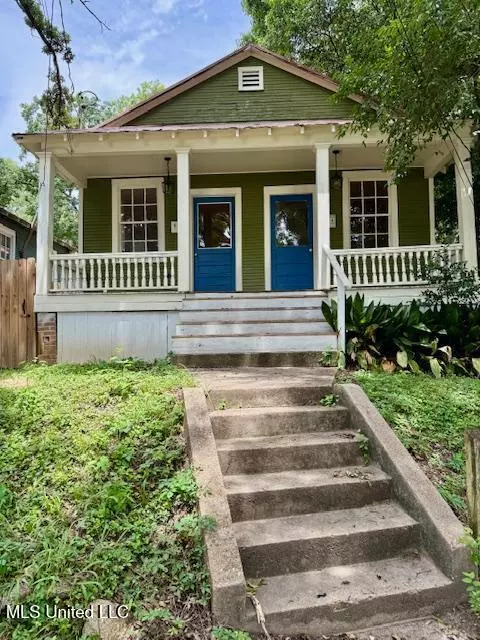 207 Saint Mary Street, Natchez, MS 39120