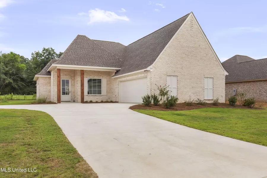 121 Lewis Farms Drive, Madison, MS 39110
