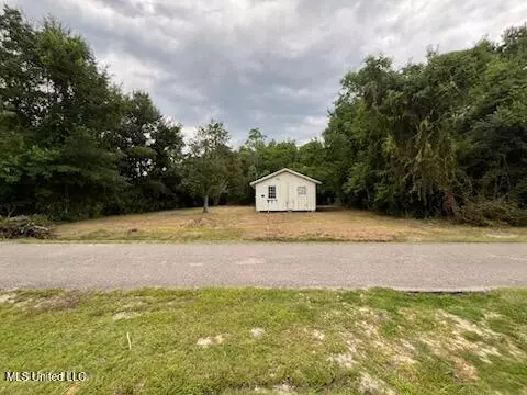 1314 Dubuc Lane,  Waveland,  MS 39576
