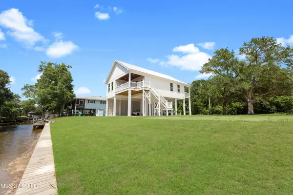 Bay Saint Louis, MS 39520,44 Fiber Street