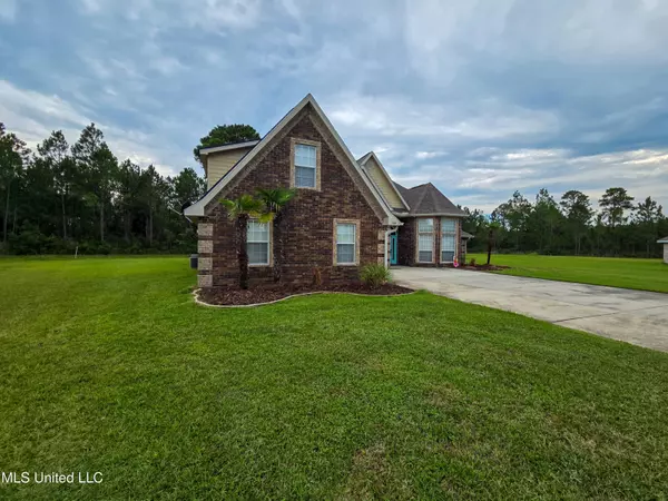 Ocean Springs, MS 39564,3107 Village Circle