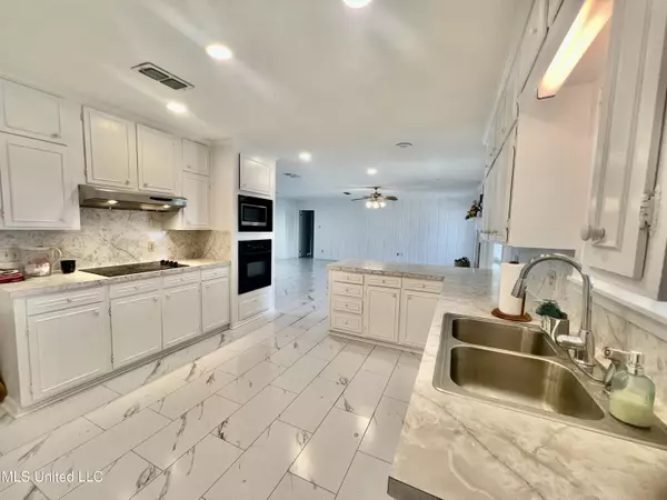 Mccomb, MS 39648,506 Oakbrook Circle