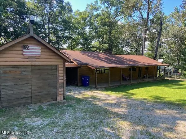 786 Walnut Lake Road, Walnut, MS 38683