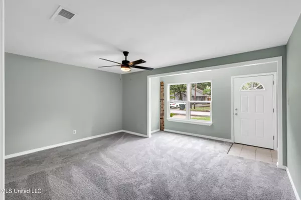 Ocean Springs, MS 39564,1528 S 10th Street