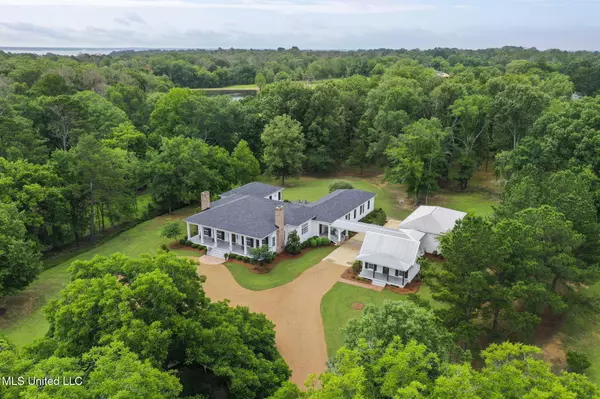 Madison, MS 39110,407 Saint Augustine Drive #407