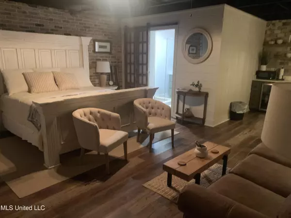 Biloxi, MS 39530,760 Water Street