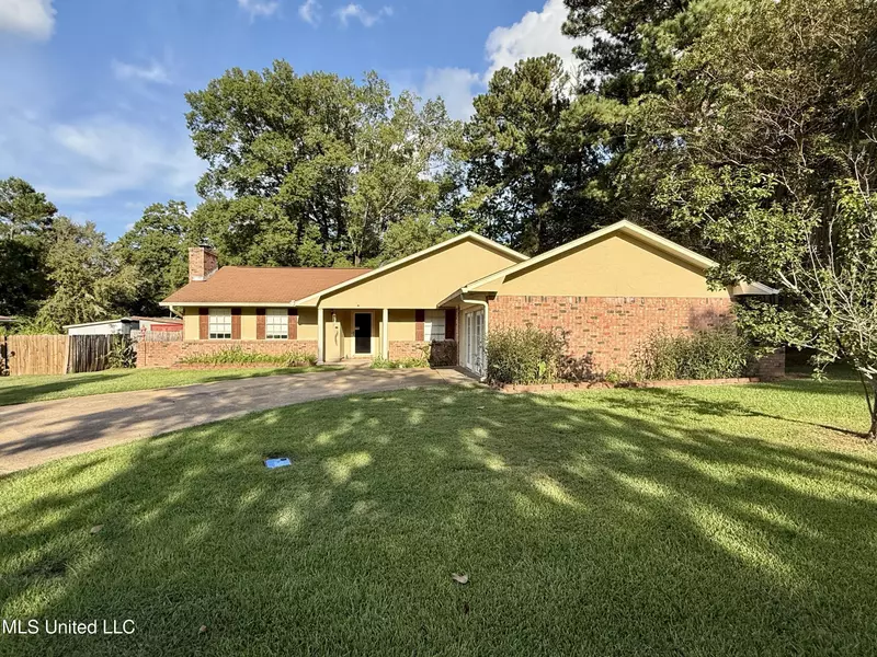 328 Bruin Avenue, Pearl, MS 39208