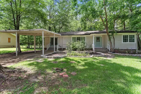 Clinton, MS 39056,105 Mcree Drive