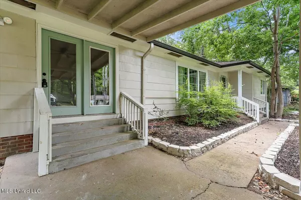 Clinton, MS 39056,105 Mcree Drive