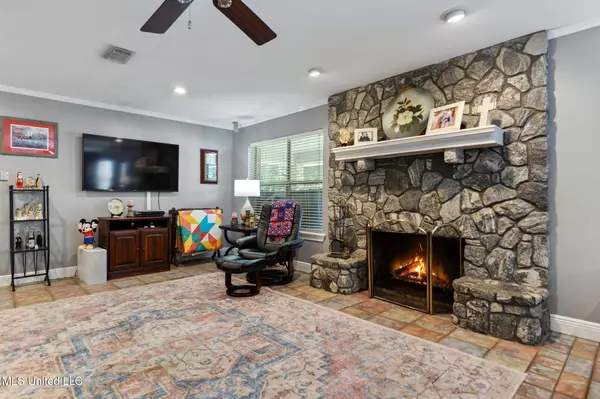 Long Beach, MS 39560,19085 Commission Road