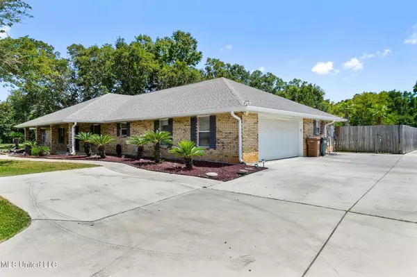 Long Beach, MS 39560,19085 Commission Road