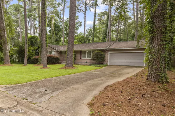 Jackson, MS 39211,5430 Pine Lane Drive