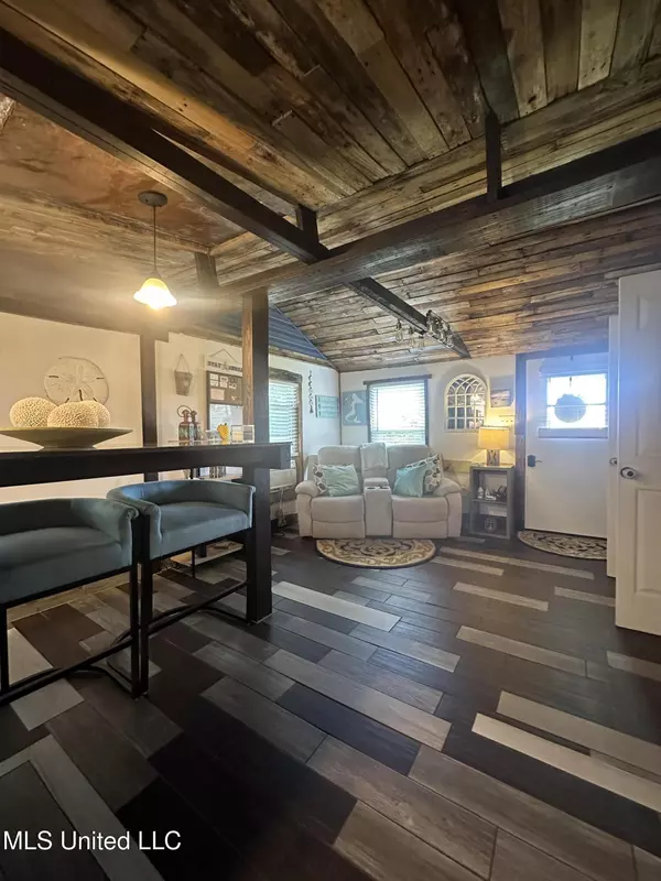 Long Beach, MS 39560,215 E First Street