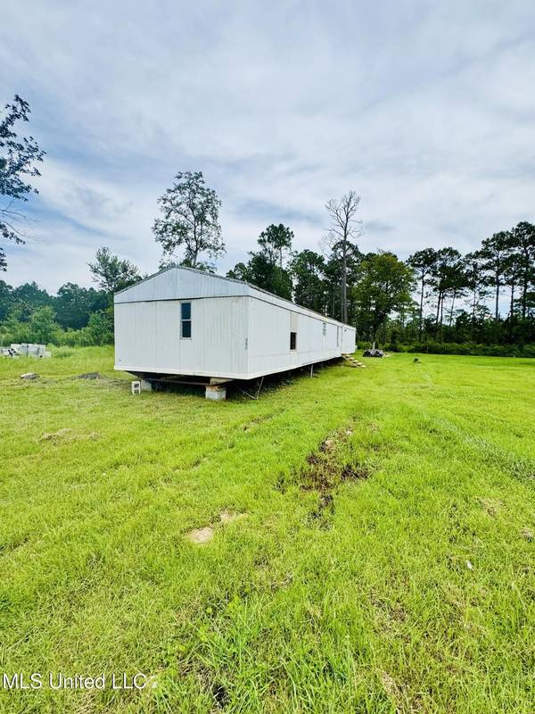 9158 Box Road, Vancleave, MS 39565