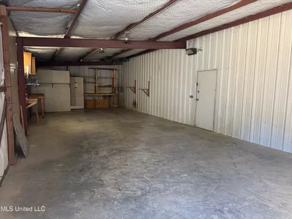 Madison, MS 39110,326 Distribution Dr Drive #G