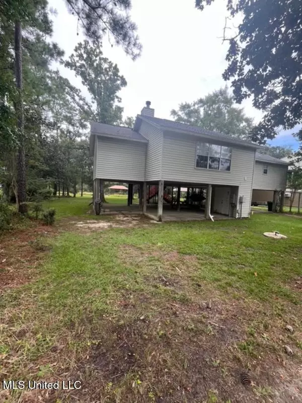 Ocean Springs, MS 39564,9005 Simmons Circle