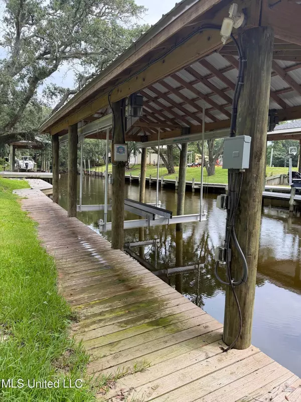 Pascagoula, MS 39581,702 Martin Street