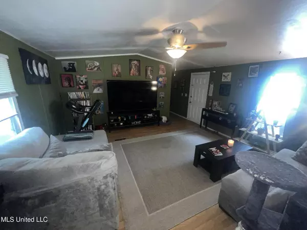 Ocean Springs, MS 39564,8821 Elm Avenue