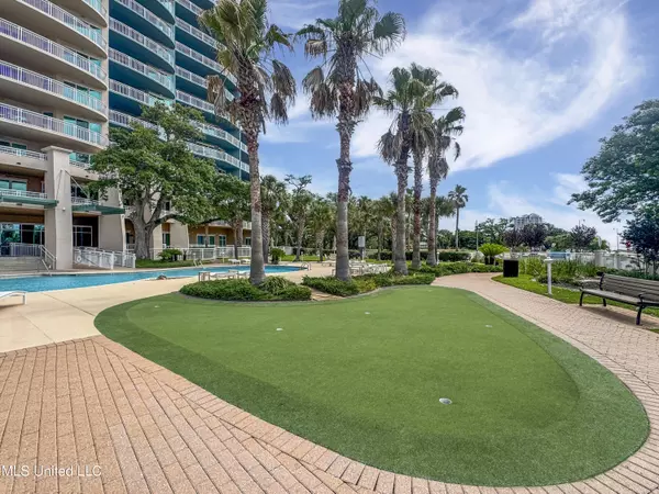 Gulfport, MS 39507,2230 Beach Drive #704