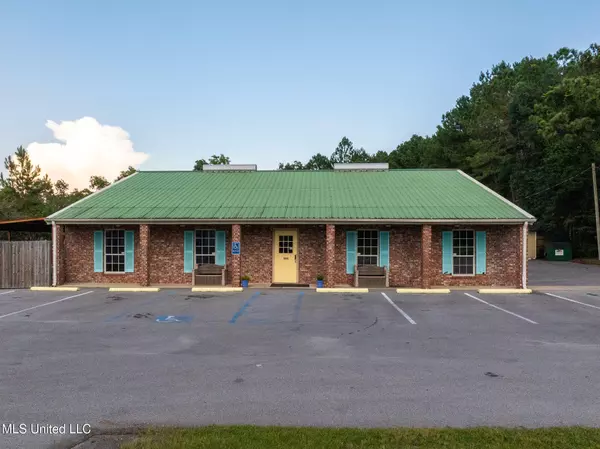 Biloxi, MS 39532,890 Vee Street