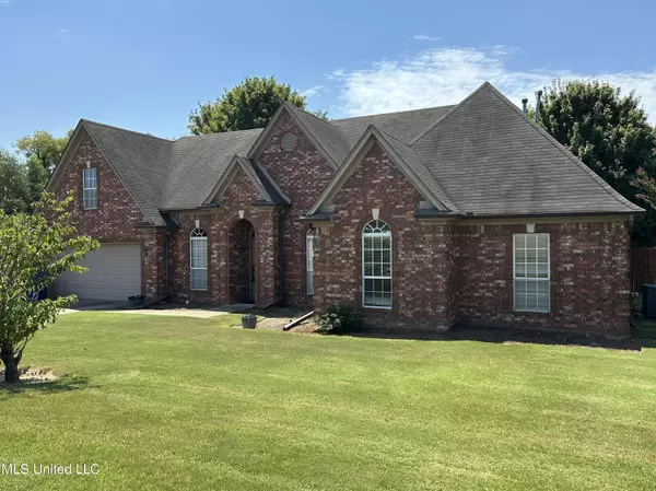 6255 Lake Front Drive, Horn Lake, MS 38637