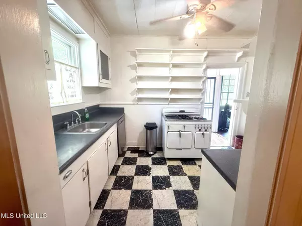 Jackson, MS 39202,1822 Howard Street