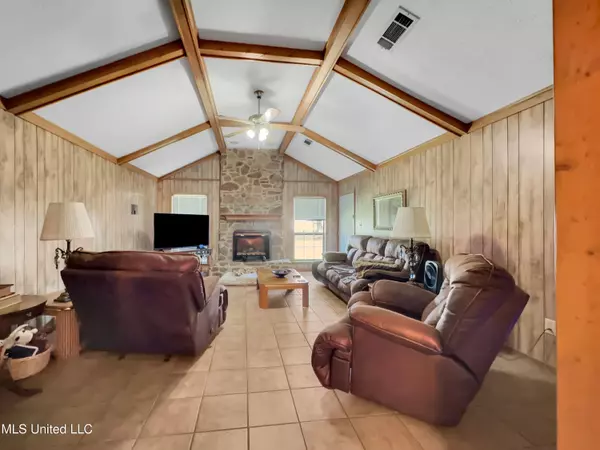 Lena, MS 39094,8518 Highway 483