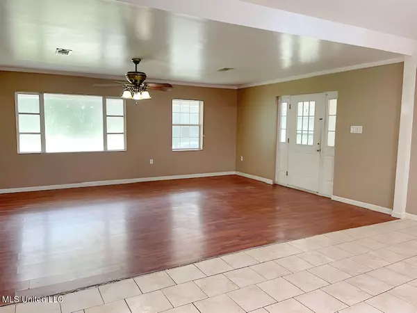 Gautier, MS 39553,932 Saint Ann Street