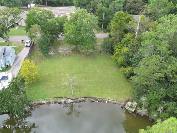 Seacrest Drive,  Gautier,  MS 39553