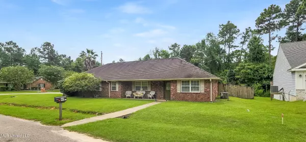 9722 Kini Street, Diamondhead, MS 39525