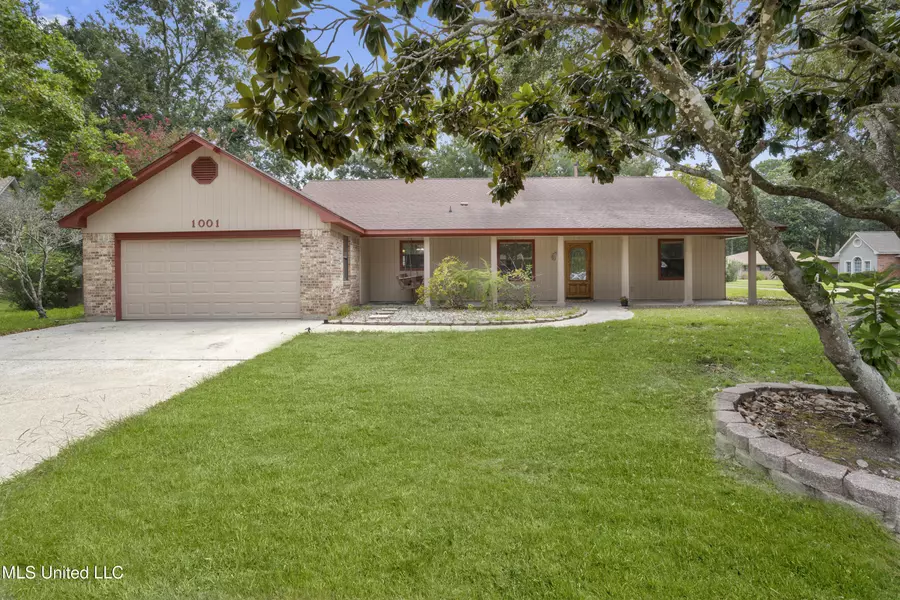 1001 Harbor Cove, Ocean Springs, MS 39564