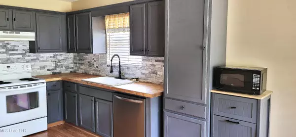 Richland, MS 39218,1825 Cape Cove