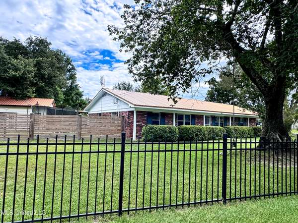 100 Suffolk Drive, Long Beach, MS 39560