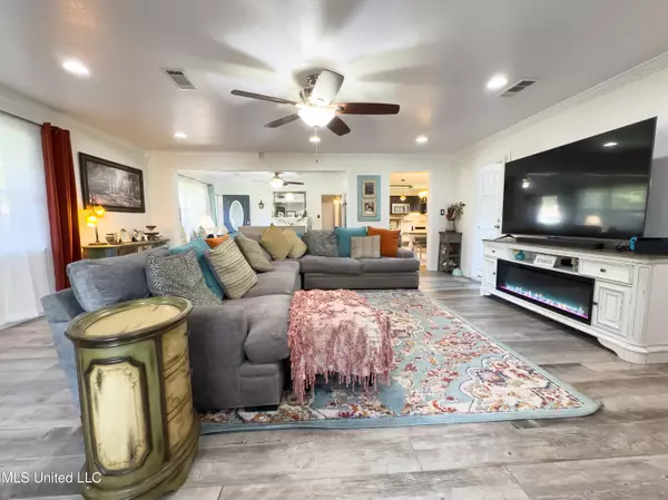 Long Beach, MS 39560,100 Suffolk Drive