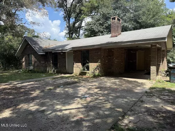 94 X L Smith Road, Lumberton, MS 39455