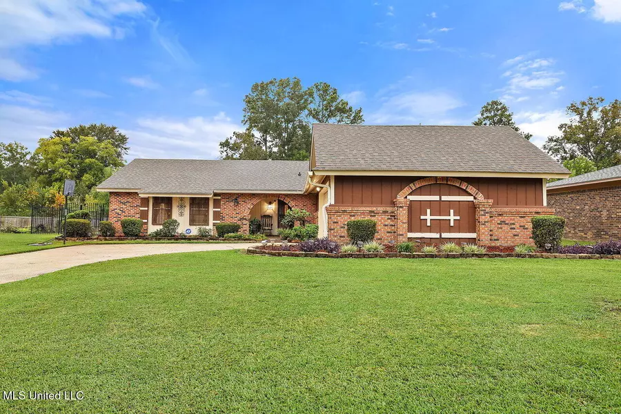 225 Somerset Drive, Jackson, MS 39206