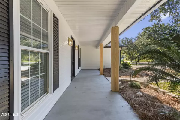 Ocean Springs, MS 39564,6900 Red Bud Lane