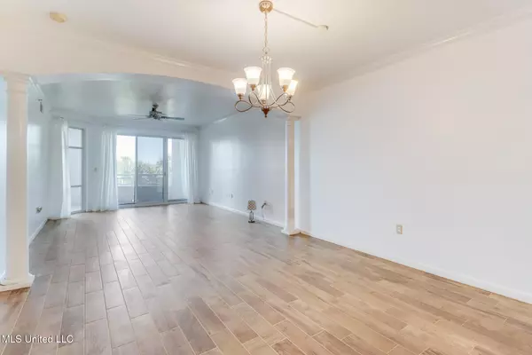 Gulfport, MS 39507,2230 Beach Drive #205