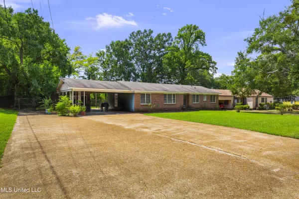 228 E Dinkins Street,  Canton,  MS 39046